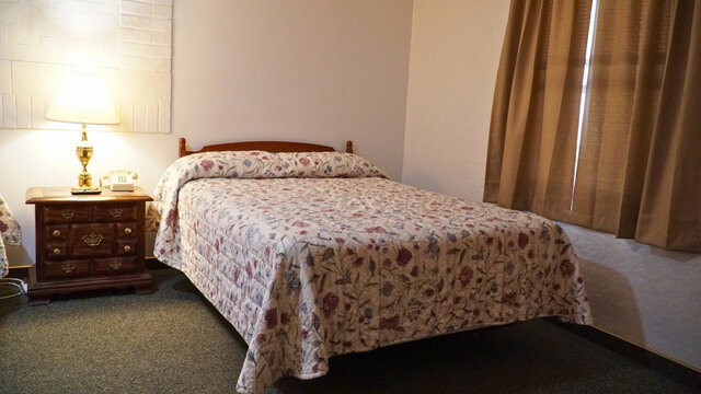 Image 2 for Two Queen Beds with Bathtub/Shower