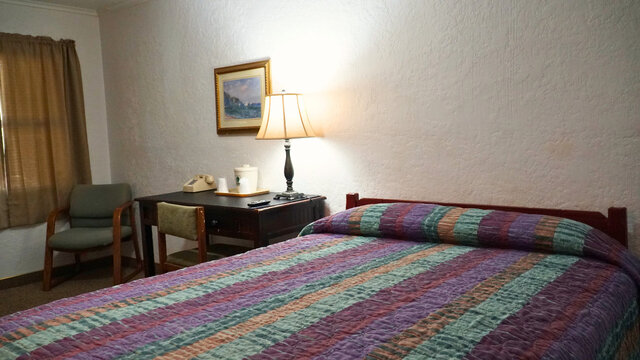 Image 3 for One Queen Bed with Shower