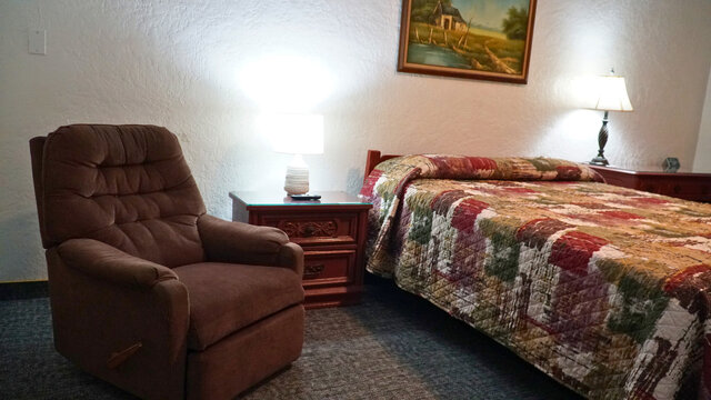 Image 5 for One Queen Bed with Shower