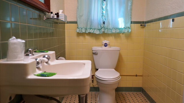 Image 6 for Two Queen Beds with Shower