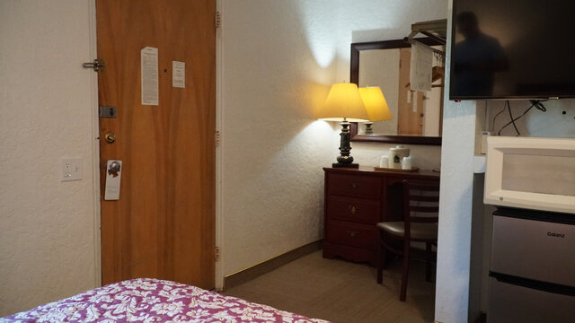 Image 3 for Two Queen Beds with Shower