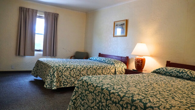 Image 1 for Two Queen Beds with Bathtub/Shower