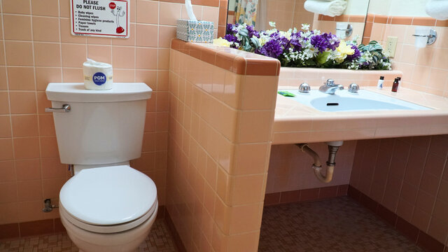 Image 8 for Two Queen Beds with Bathtub/Shower