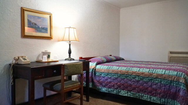 Image 2 for One Queen Bed with Shower