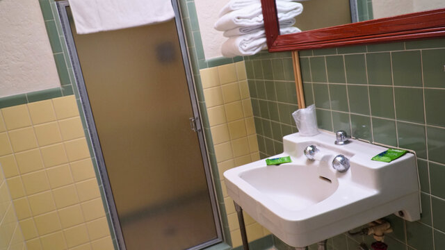 Image 5 for Two Queen Beds with Shower