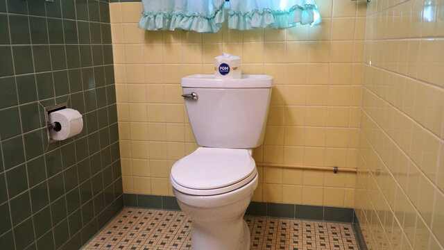 Image 7 for Two Queen Beds with Shower