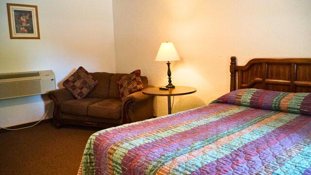 Image 2 for One Queen Bed with Bathtub/Shower