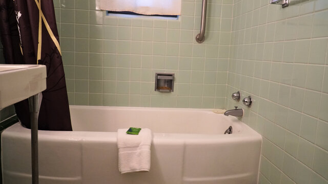 Image 6 for Two Queen Beds with Bathtub/Shower