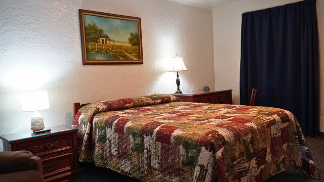 Image 1 for One Queen Bed with Shower