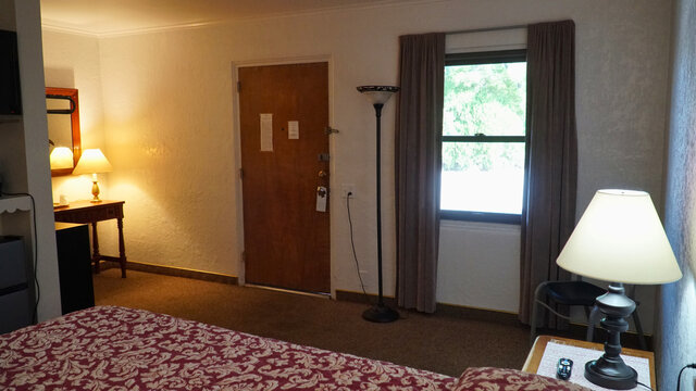 Image 3 for One Queen Bed with Shower