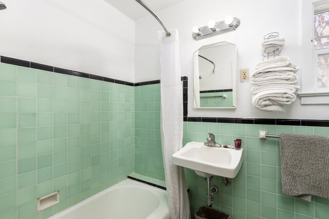 Image 4 for 2 Double Beds, Non Smoking