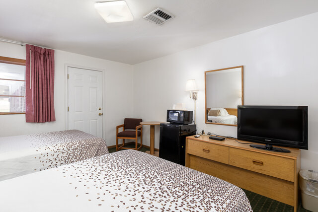 Image 2 for 2 Double Beds, Non Smoking