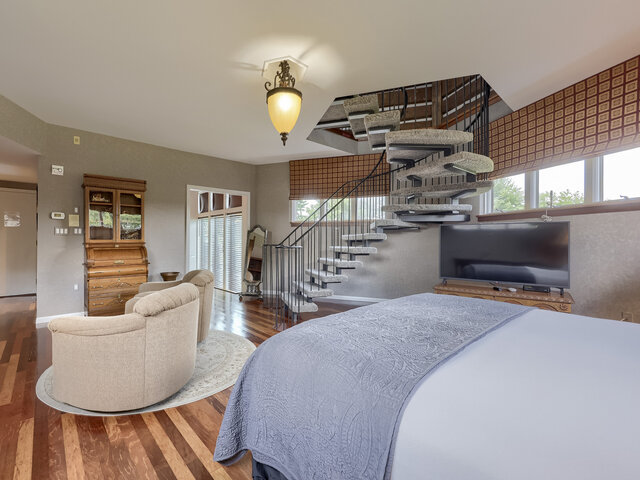 Image 3 for The Tower Suite