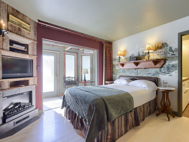 Image 1 for The Fox Hunt Suite