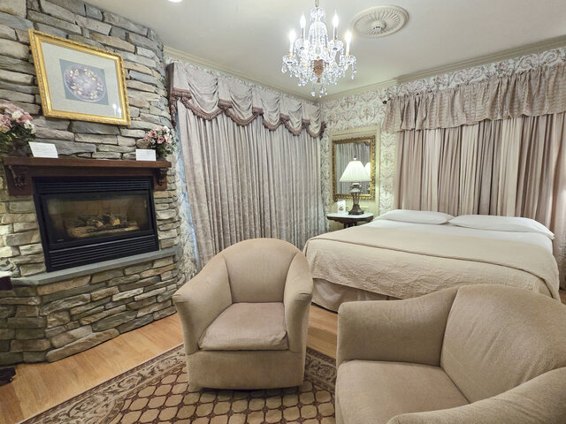 Sitting Area with Gas Fireplace