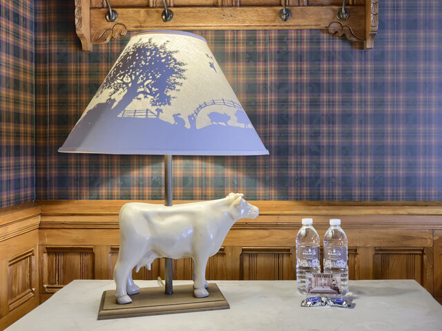 Image 3 for The Country Oak Suite