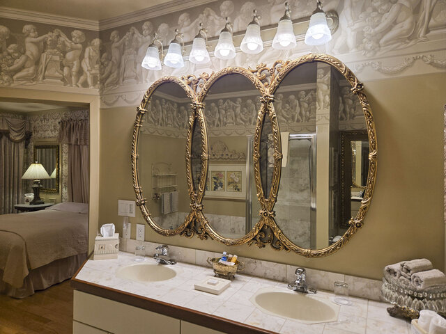 Double Vanity in the Valentine