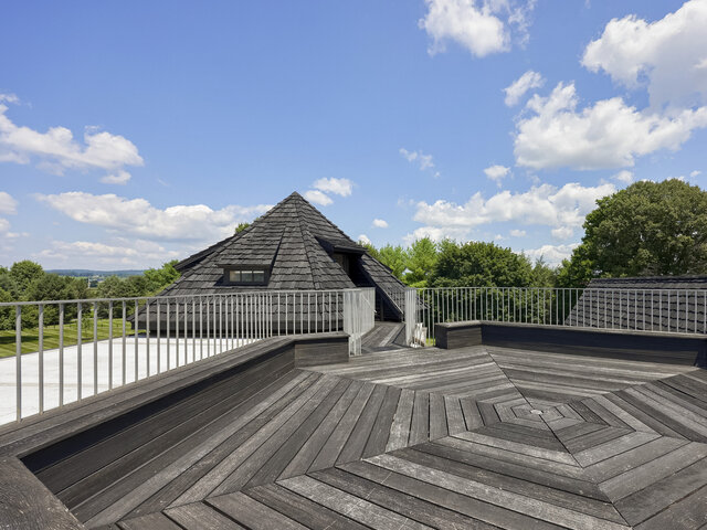 Image 11 for The Tower Suite