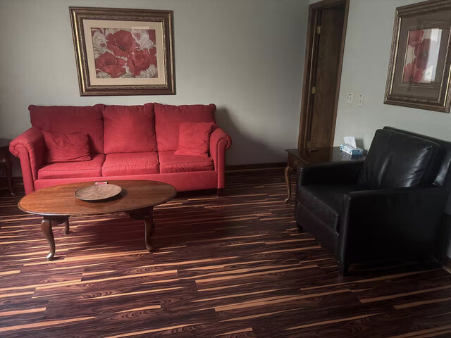 Image 3 for Eureka Springs lodging - The Flatiron Suite