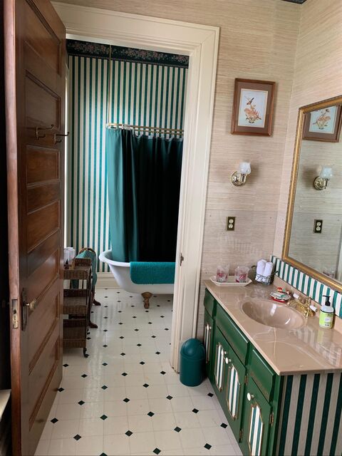 Image 5 for 4 Sunset Park (Queen-Upstairs)