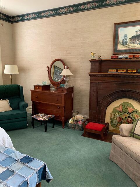 Image 4 for 4 Sunset Park (Queen-Upstairs)