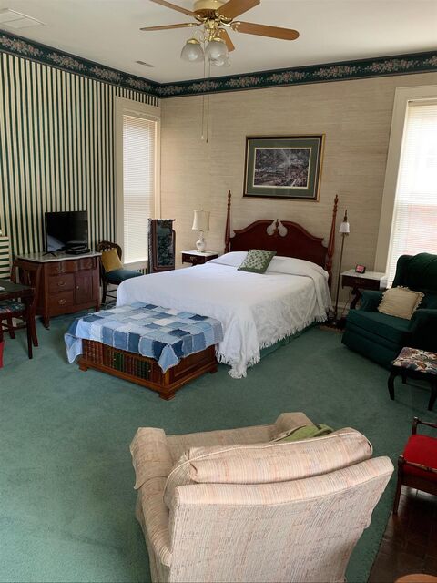 Image 3 for 4 Sunset Park (Queen-Upstairs)