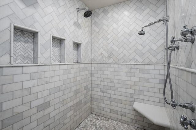 Image 12 for Royal Suite