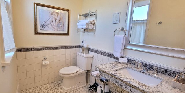 Image 3 for Farrington Suite