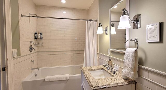 Image 6 for Cathedral Suite