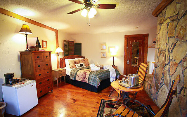 Image 2 for The FIELDSTONE