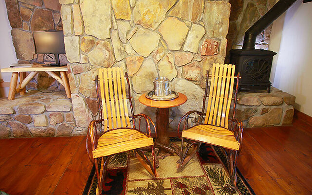 Image 5 for The FIELDSTONE