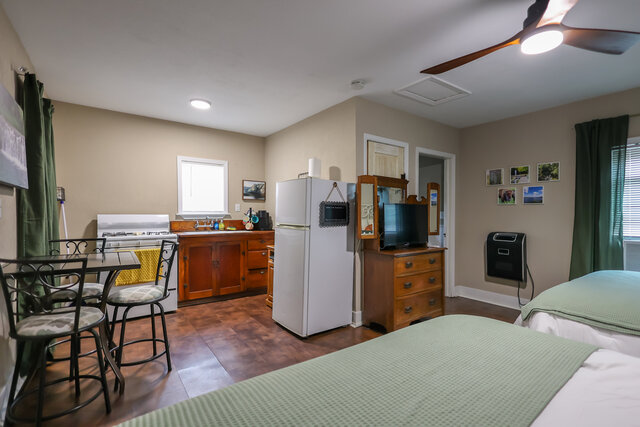 Image 7 for 3) Cottage #3