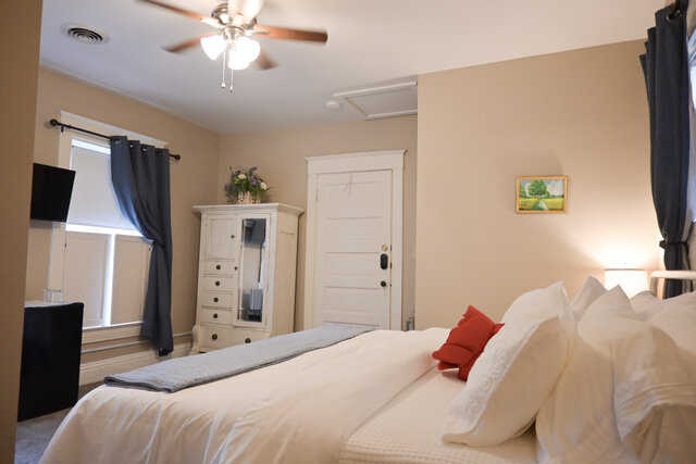 Image 18 for The Bluegrass Room