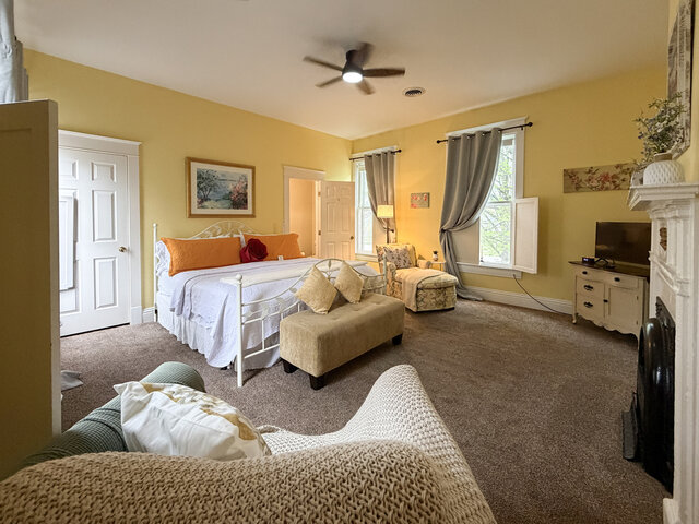 Image 12 for The Garden Room