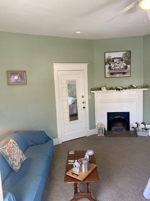 Image 2 for The Magnolia Room