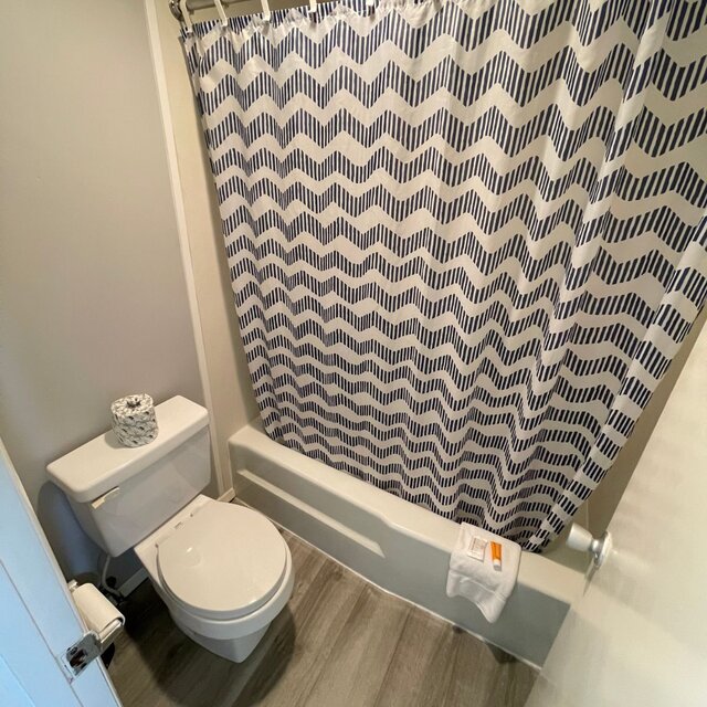 Image 3 for King Bed- Pet Friendly Downstairs