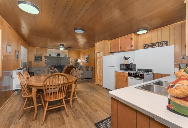 Image 2 for Panda Bear Cabin