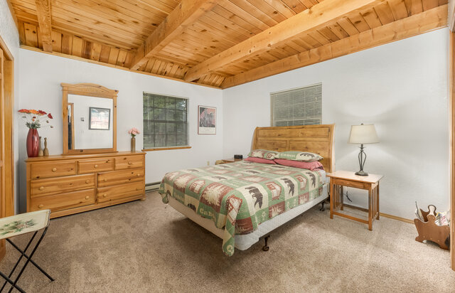 Image 9 for Ponderosa Creekside Vacation Home