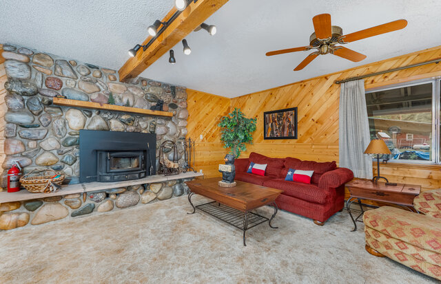 Image 2 for Meadow View Vacation Home