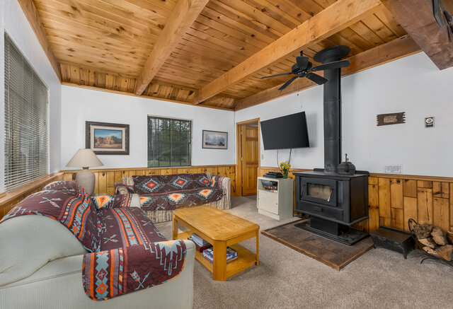 Image 3 for Ponderosa Creekside Vacation Home