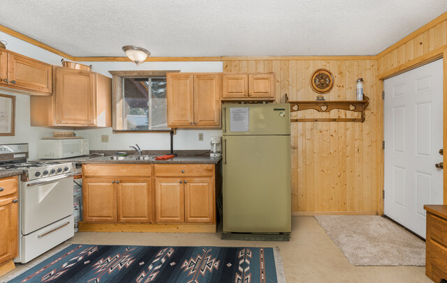 Image 20 for Ponderosa Creekside Vacation Home with Cottage