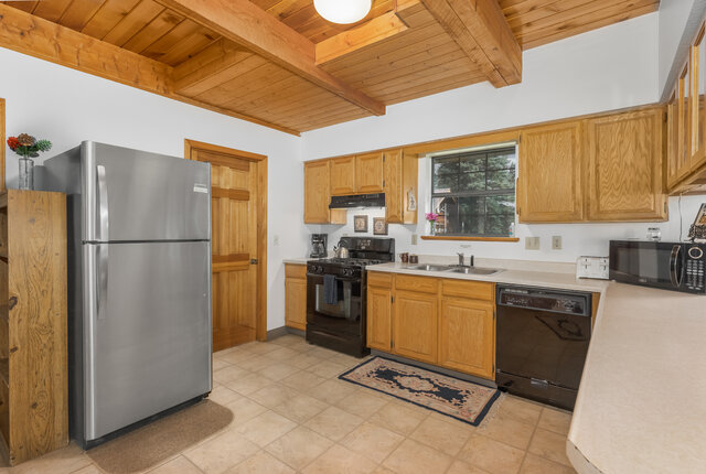 Image 6 for Ponderosa Creekside Vacation Home