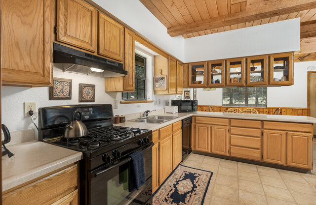 Image 6 for Ponderosa Creekside Vacation Home with Cottage