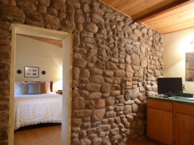 Image 2 for Rm #5  Two Queen Kitchenette Suite