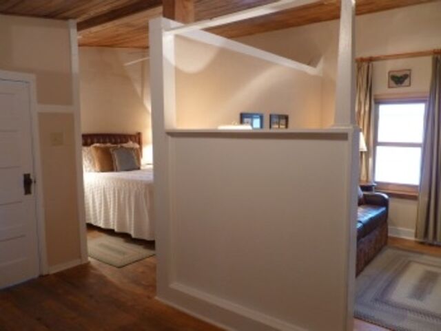 Image 1 for Rm# 9 Single Queen Kitchenette Suite