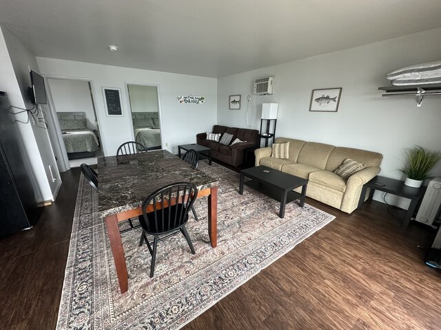 Image 4 for Boathouse Inn Upper Unit