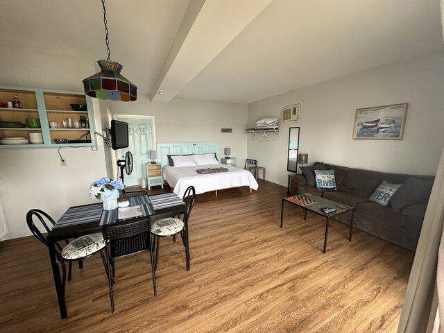 Image 3 for Boathouse Inn Lower Unit