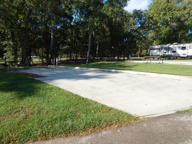 Image 2 for 50) Back In, Not Water Front Site 50