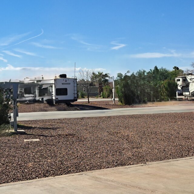 Image 1 for B9Pull Through WiFi Site, Full Hook-Ups,30/50 Amps