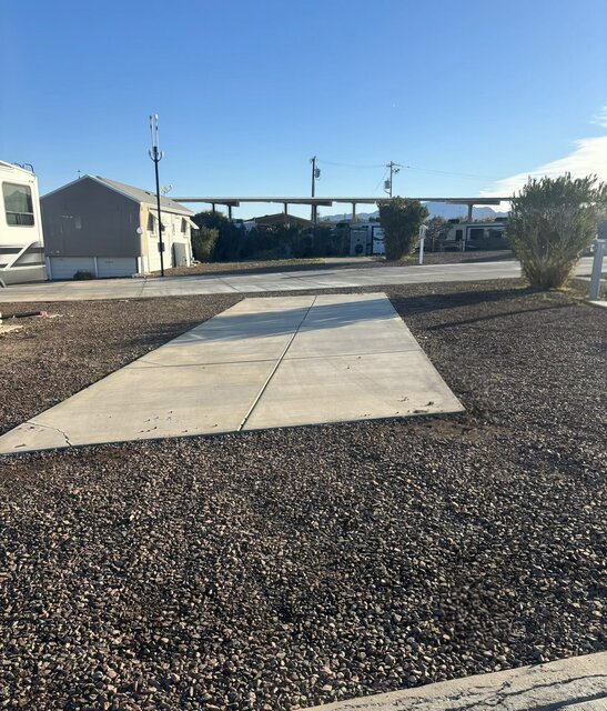 Image 1 for B12Pull Through Wifi Site,Full Hook-Ups,30/50 Amps